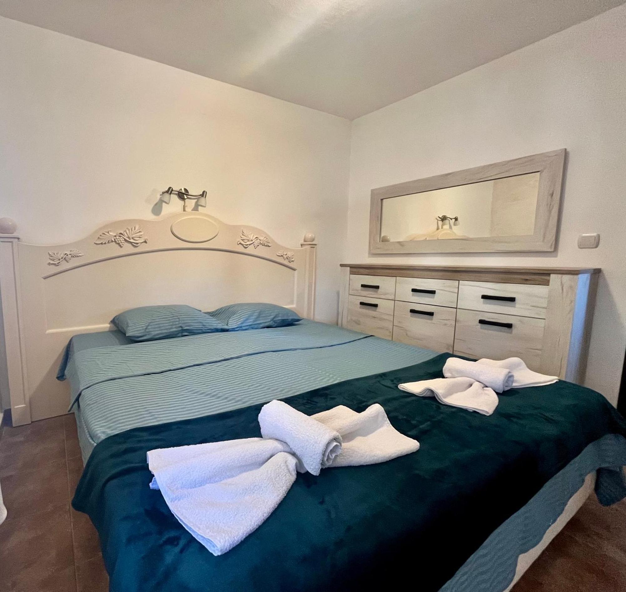 Apartments Obradovic Krasići Esterno foto
