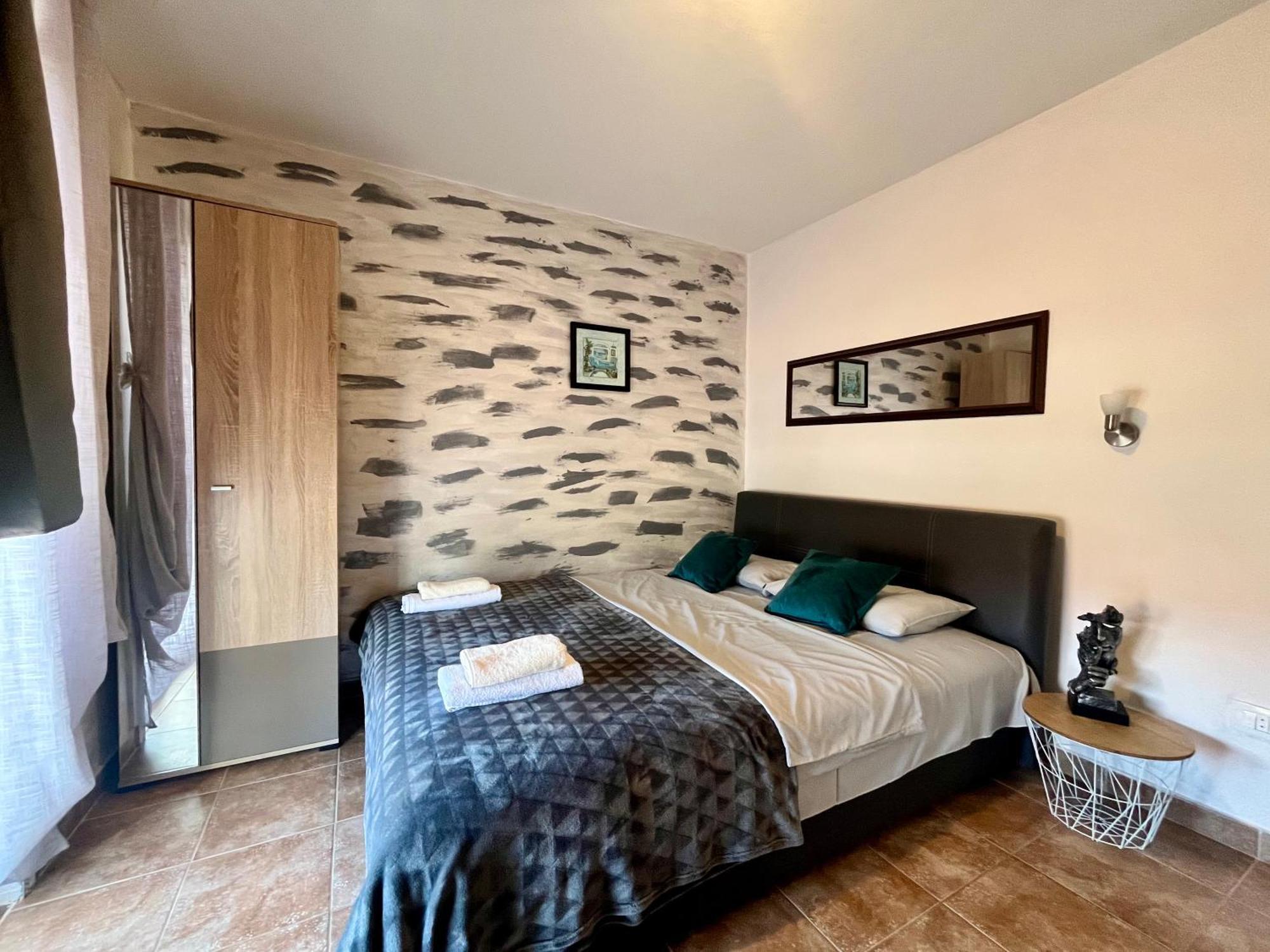 Apartments Obradovic Krasići Esterno foto